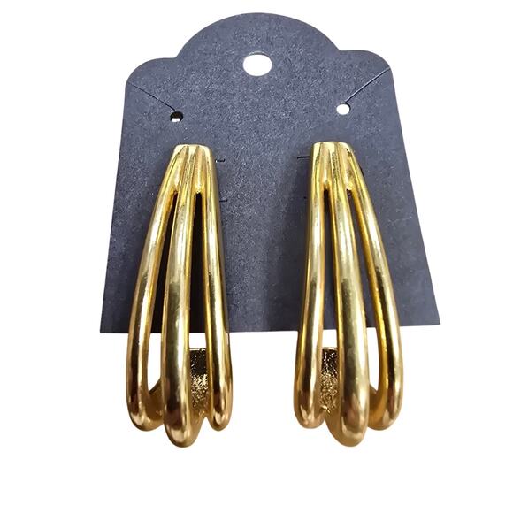 Vintage Avon Drop Goldtone Earrings, 1.5 inch - Picture 1 of 3